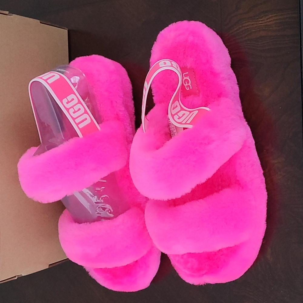 Ugg - Picture 2 of 4